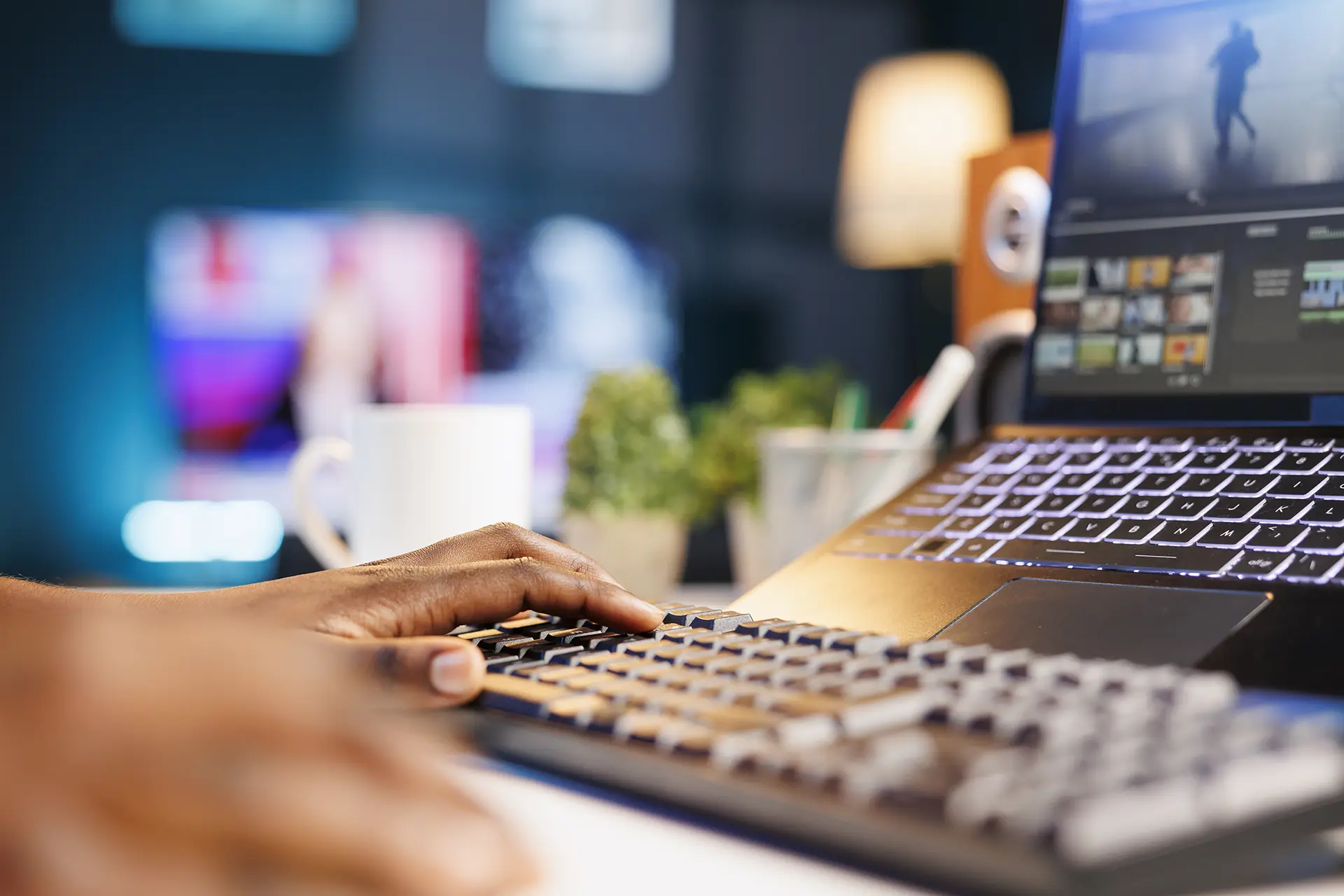 Content_Creator_Editing_A_Video_original_2095366